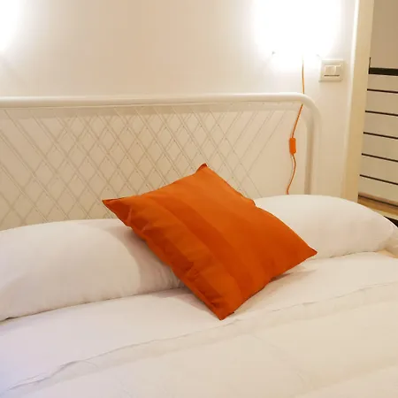 Guesthost - Teatro Duse Duplex Flat Bologna