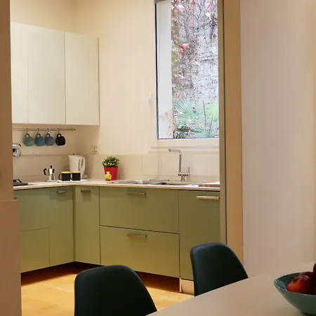 Guesthost - Teatro Duse Duplex Flat Apartman