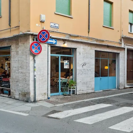 Guesthost - Teatro Duse Duplex Flat Apartman
