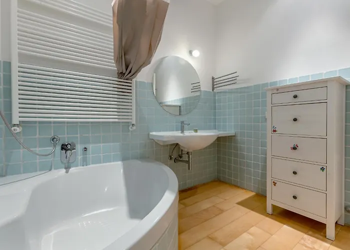 Guesthost - Teatro Duse Duplex Flat Boloňa