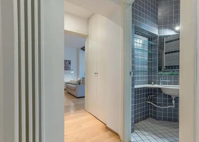 Guesthost - Teatro Duse Duplex Flat Apartmán