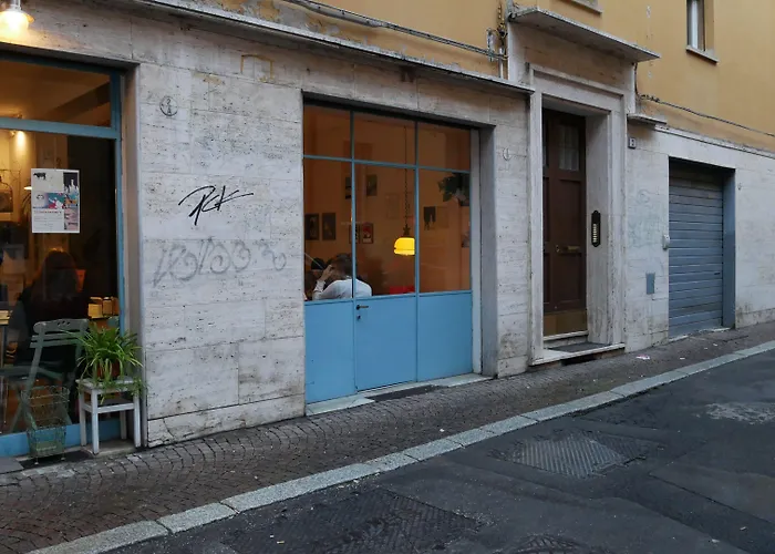 Guesthost - Teatro Duse Duplex Flat Apartment Bologna