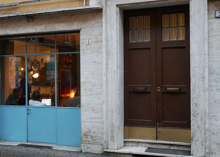 Guesthost - Teatro Duse Duplex Flat Apartment Bologna