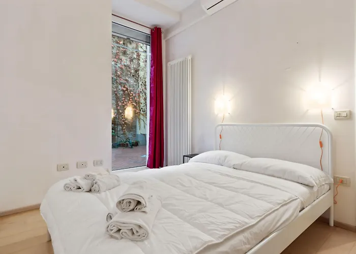 Guesthost - Teatro Duse Duplex Flat Apartment *