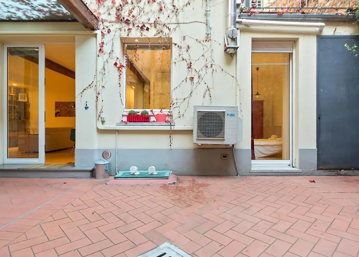 Guesthost - Teatro Duse Duplex Flat Apartmán Boloňa