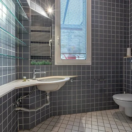 Guesthost - Teatro Duse Duplex Flat Апартаменты Болонья