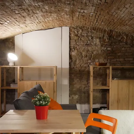 Апартаменты Guesthost - Teatro Duse Duplex Flat Болонья