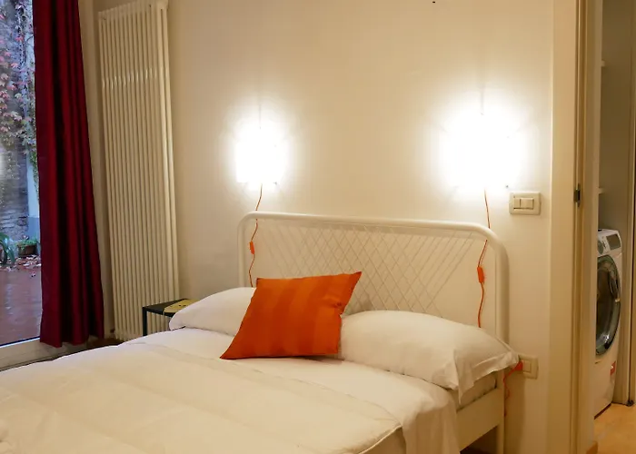 Guesthost - Teatro Duse Duplex Flat 博洛尼亚