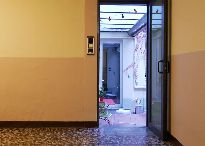 Guesthost - Teatro Duse Duplex Flat * بولونيا